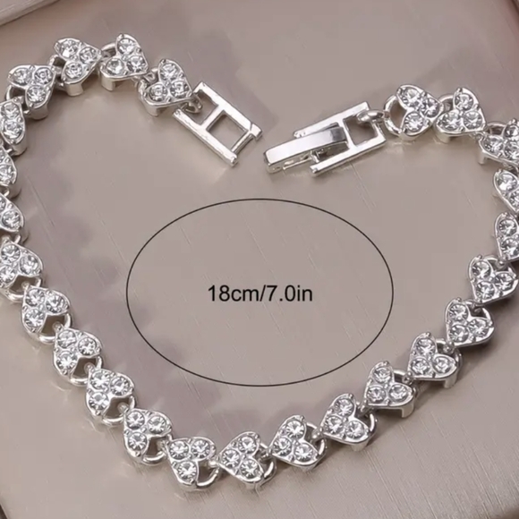 Love is Eternal, Heart Chain Bracelet Inlaid Rhinestone Jewelry, NWT - Picture 3 of 4